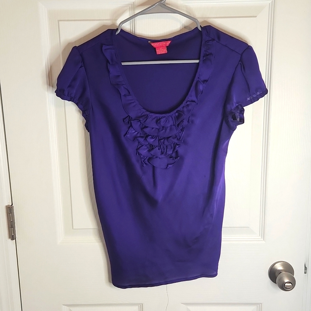 🎉 3 for $10 Purple ruffled blouse